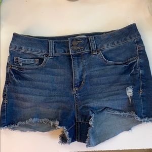 Super cute jean shorts!